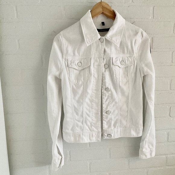 REVOLVE x J Brand Women’s Denim Trucker Jacket Optic White Size XS - Picture 3 of 13